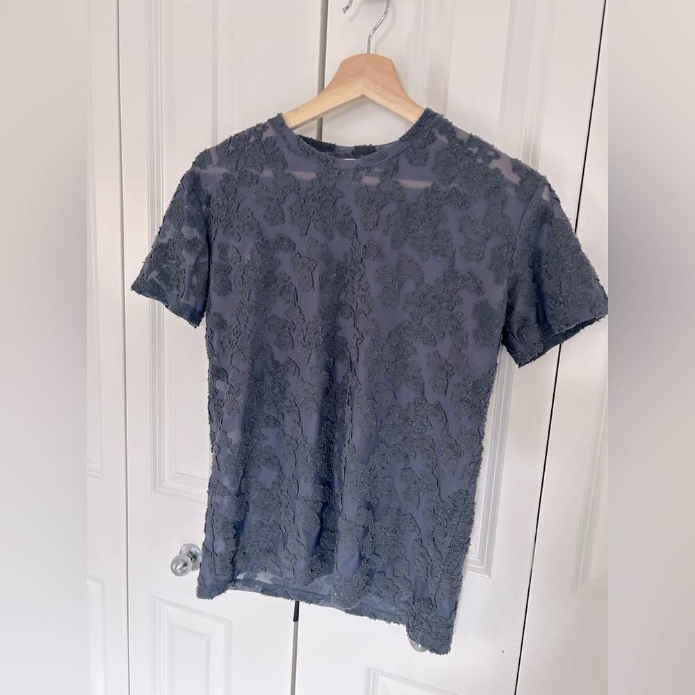 ❤️4 for $25❤️ Wilfred‎ sheer patterned top size xs